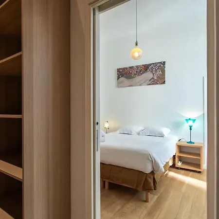 Appartement #22 Emma 2bdr Balcony Center Town 2mins Tramway
