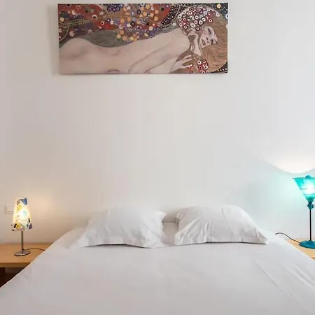 Apartman #22 Emma 2bdr Balcony Center Town 2mins Tramway